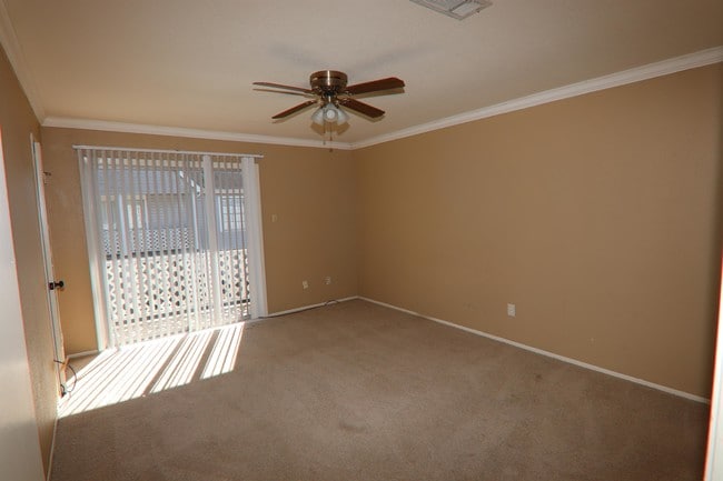 Building Photo - 8648 Glen Meadow Ln