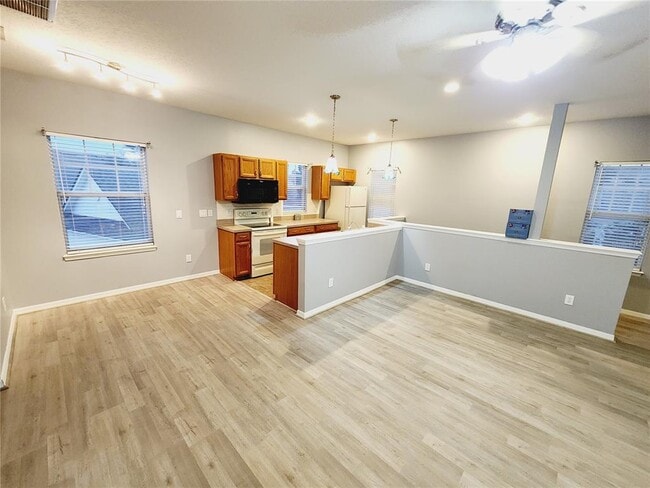 Building Photo - 1014 Persimmon St