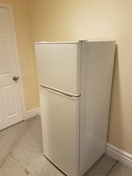 Building Photo - 521 Island Breeze Ln