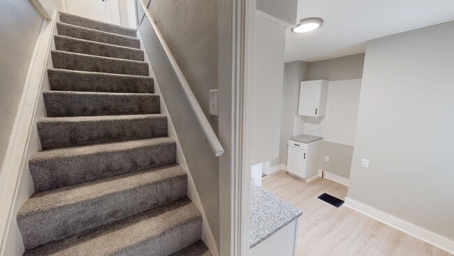 Building Photo - Old Brooklyn Area - 3 Bedrooms - Single Fa...