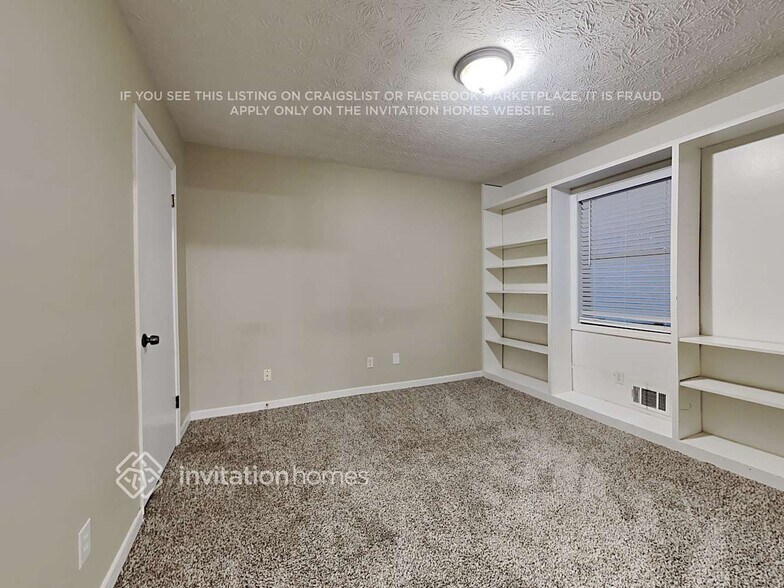 Building Photo - 5045 Cherokee Ct