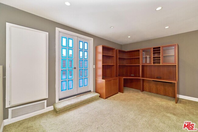 Building Photo - 13078 Mindanao Wy