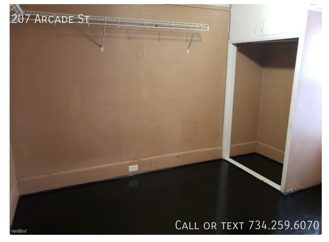 Building Photo - 207 Arcade St