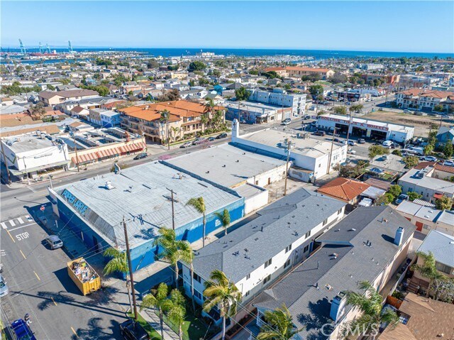 Building Photo - 523 W 12th St