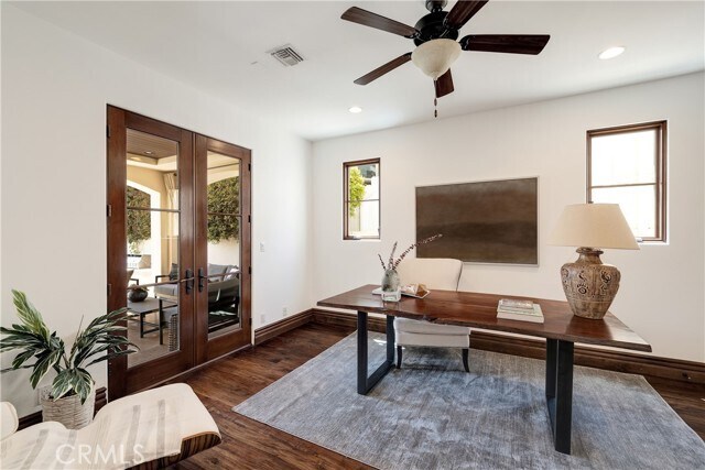 Building Photo - 718 N Poinsettia Ave