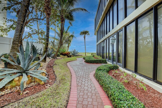 Building Photo - 2155 S Ocean Blvd