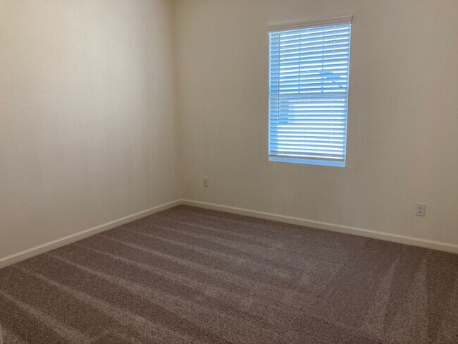 Building Photo - 4 Bedroom 2 Bath 1 Story-House For Lease in Glenn Heights