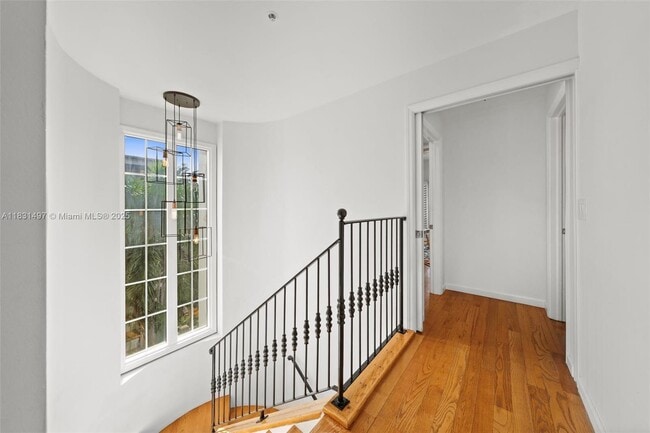 Building Photo - 1415 Sunset Harbour Dr