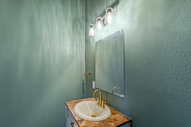 Building Photo - 2111 Postoffice St