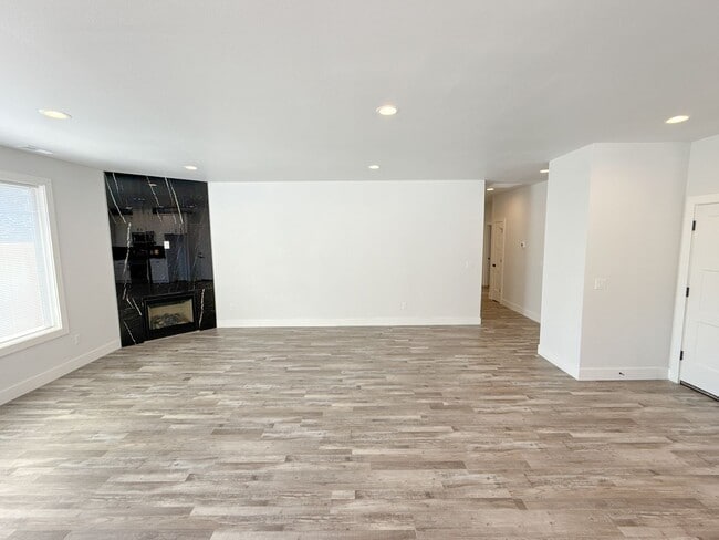 Building Photo - BRAND NEW 3 Bedroom, 2 bath Home - located...