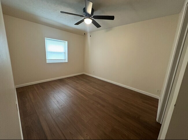 Building Photo - 1960 Studer Ave