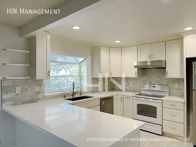 Building Photo - 43000 Noria Rd