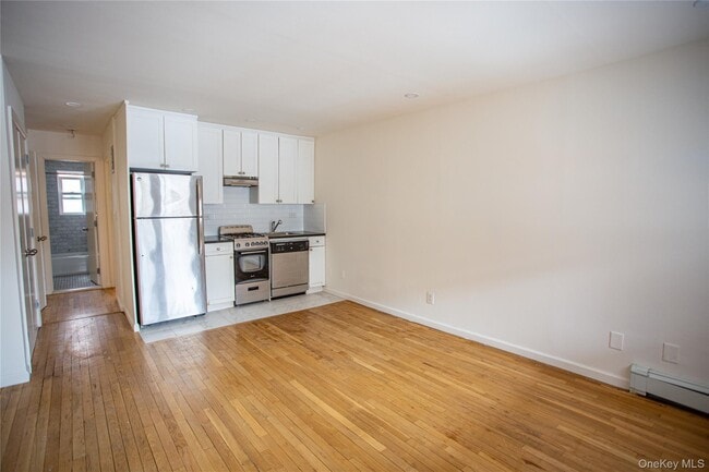 Building Photo - 765 Shore Rd