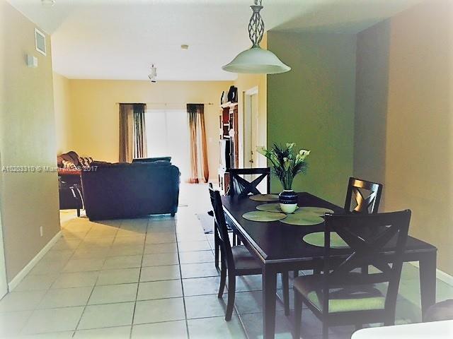 Building Photo - 2 bedroom in Hollywood FL 33012