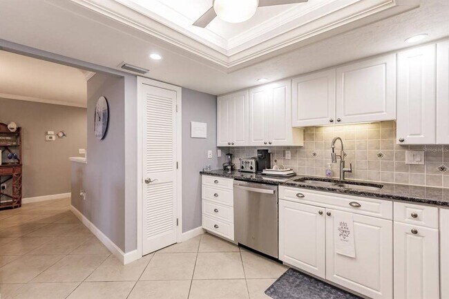 Building Photo - 1200 E Peppertree Ln