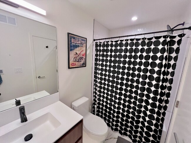 Building Photo - 55 Benthaven Pl