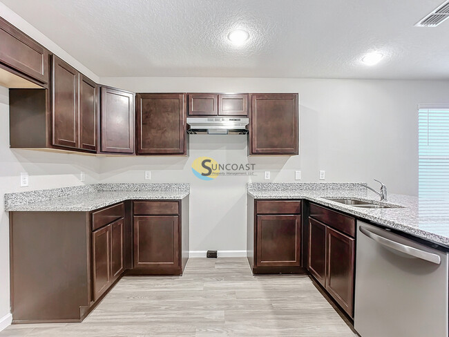Building Photo - 1236 Pangola Dr