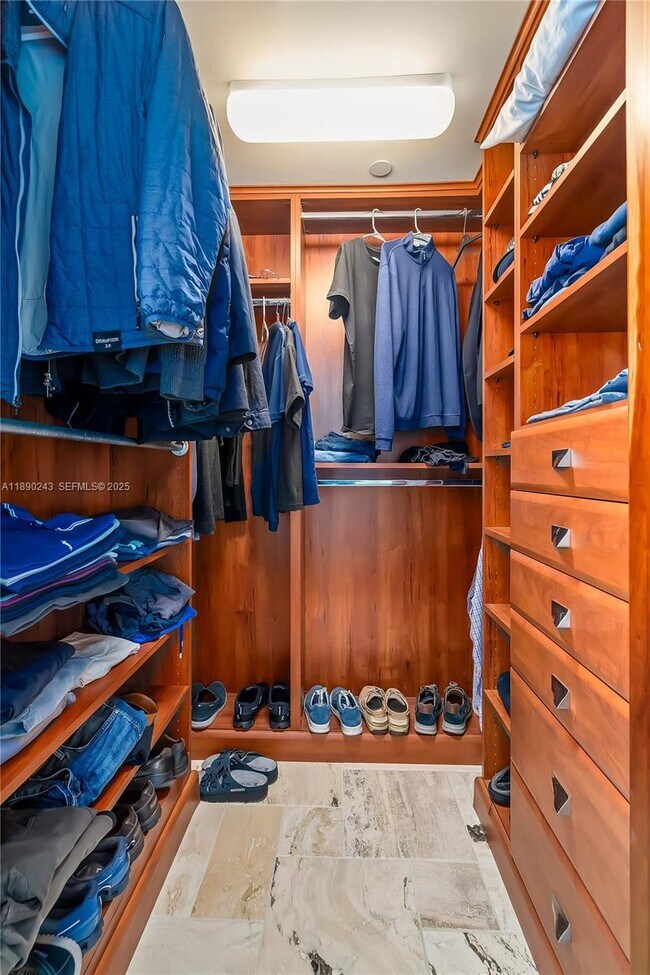 Building Photo - 2110 N Ocean Blvd