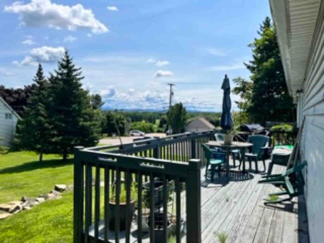 Building Photo - Spacious 3-Bedroom Apartment Near UVM with Private Entrance & Parking