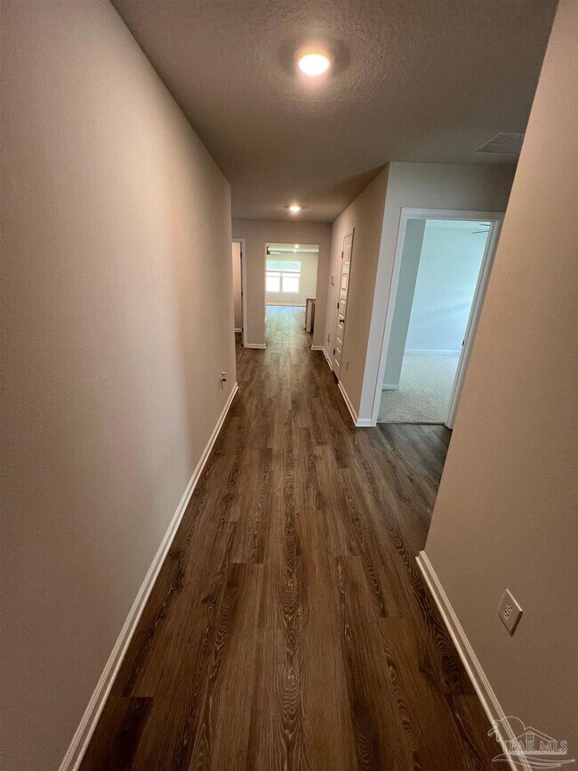 Building Photo - 5273 Peach Dr