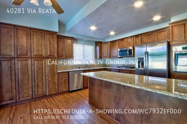 Building Photo - 40281 Vía Reata