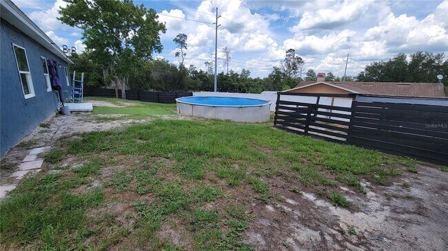 Building Photo - 3048 Bonkirk Dr
