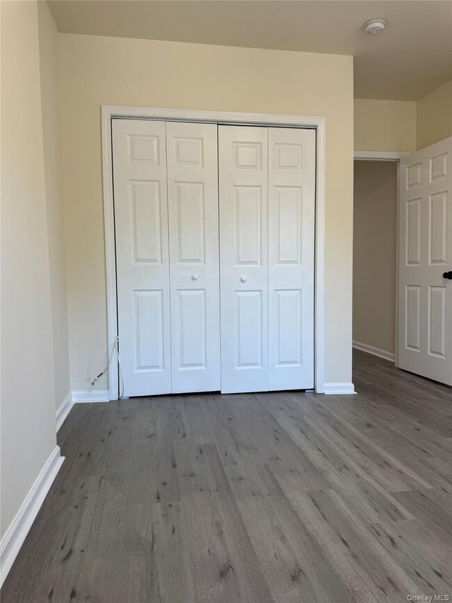 Building Photo - 167 Main St