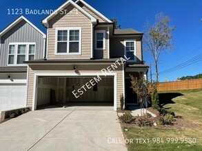 Building Photo - 1123 Badlands St