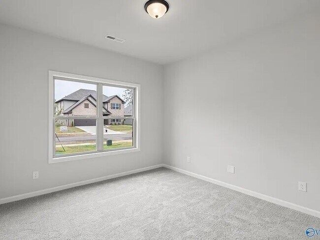 Building Photo - 113 Striker Ln