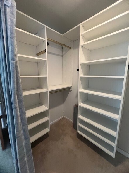 California Closet - 176 Chestnut St