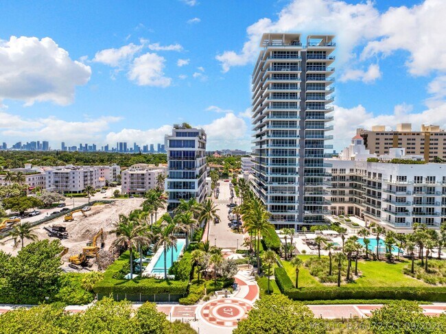 Building Photo - 3710 Collins Ave