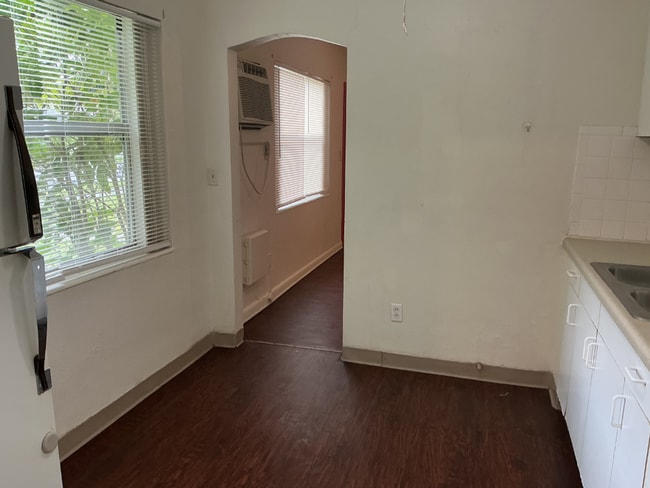 Building Photo - 2-Bedroom / 1-Bath Home for Rent- $1150