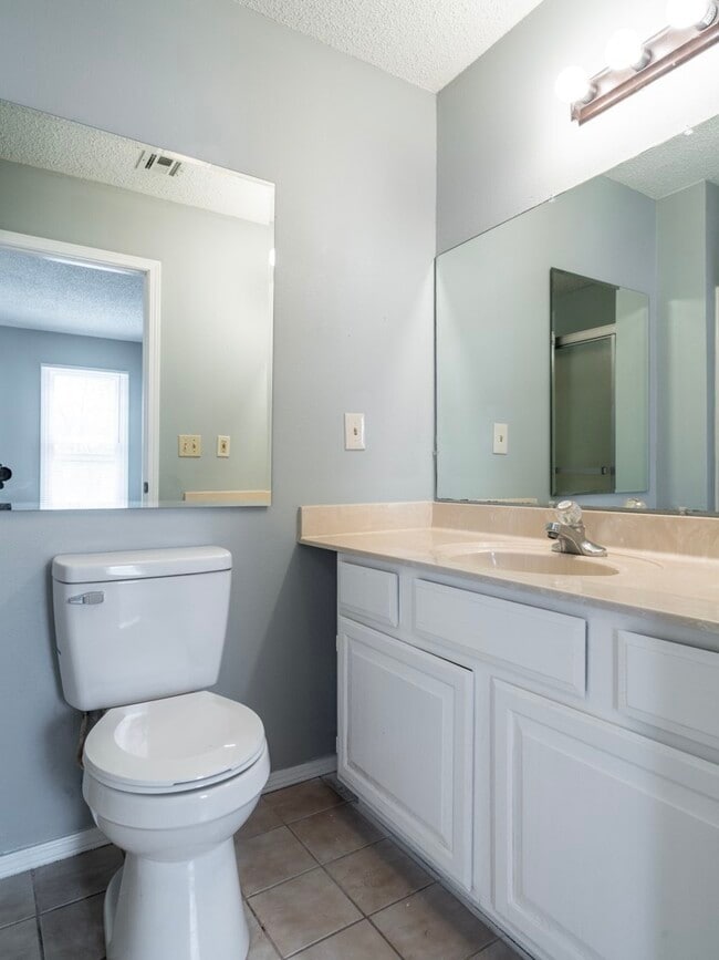 Building Photo - 2714 E Central Ave