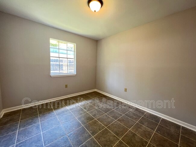 Building Photo - 7123 Meadow Park Ave