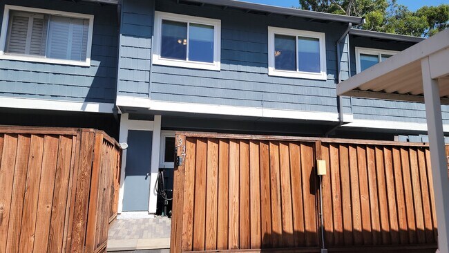 Building Photo - 1337 Spring Valley Common