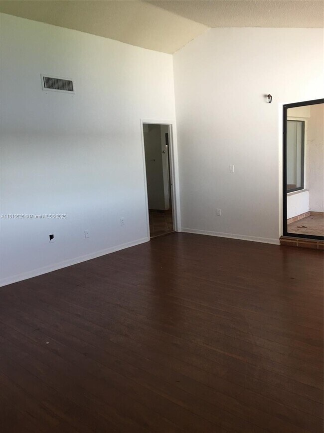 Building Photo - 596 NE 199th Terrace