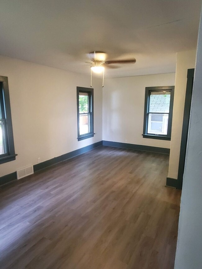 Building Photo - 936 Harrison Ave