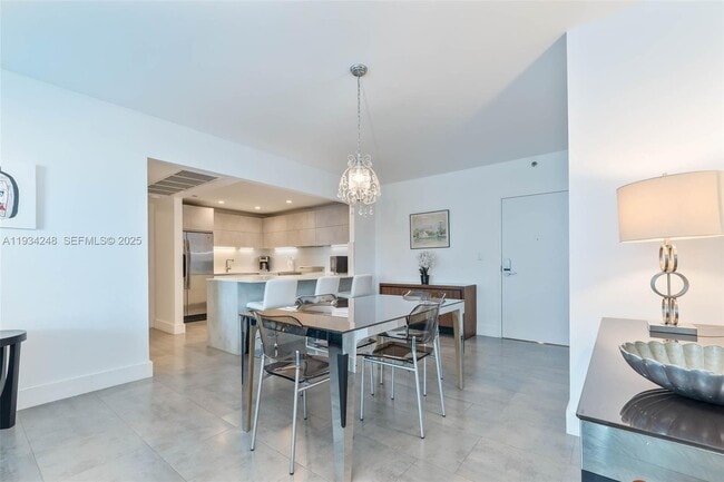 Building Photo - 2301 Collins Ave