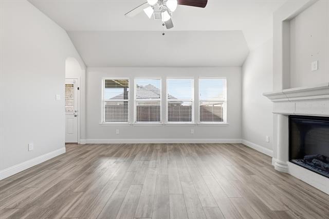 Building Photo - 513 Oleander Dr