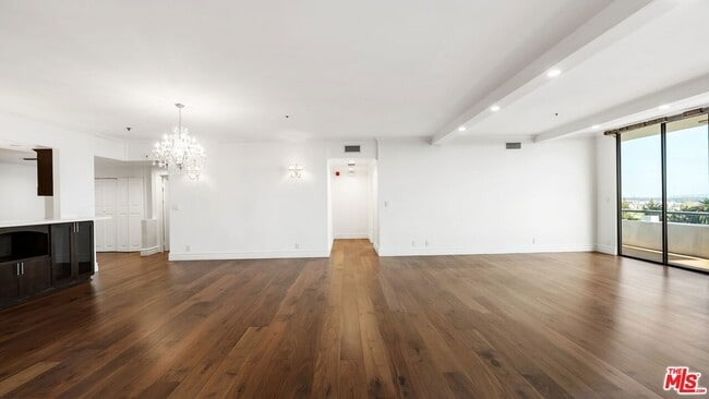 Building Photo - 10660 Wilshire Blvd