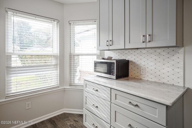 Building Photo - 1329 Cove Landing Dr