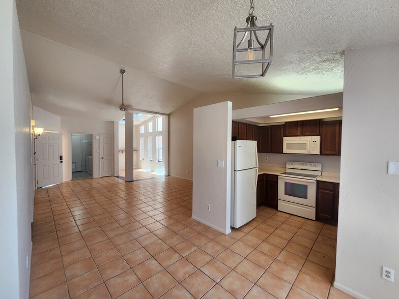 Building Photo - 4609 Fairfax Dr NW