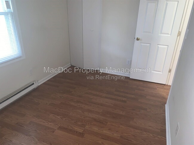 Building Photo - 401 Polk Dr