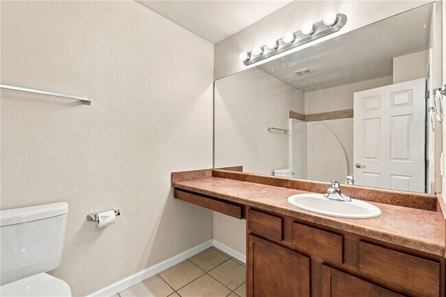 Building Photo - 3207 SW Deerfield Blvd