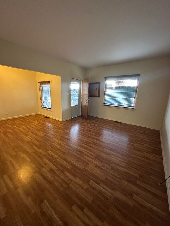 Building Photo - 3511-3515 McComb Ave