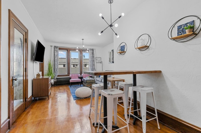 Building Photo - 231 E College Ave