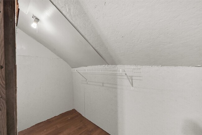 Building Photo - 310 N Rock Island St