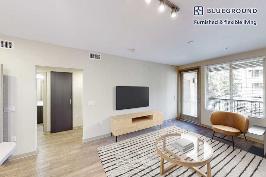 Building Photo - 121 E Rte 66