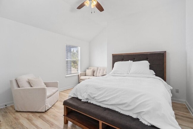 Building Photo - 10313 Big Thicket Dr