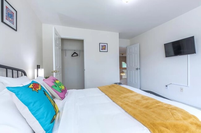 Building Photo - 1702 Clay Brooke Ct SE